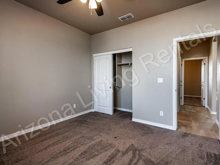 1726 E Aloe St — Photo 15