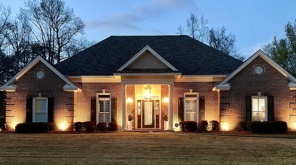 1st image of 764 Towne Lake Dr