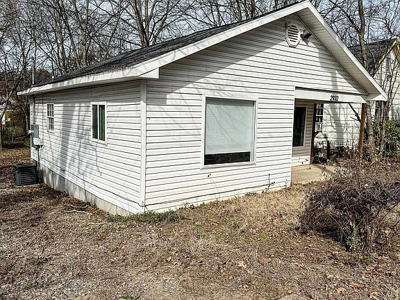 2nd image of 2932 S Ringo St