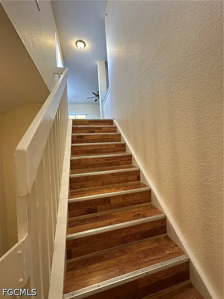 3 bed, 2.0 bath, 1364 sqft, $1,850 — Photo 3