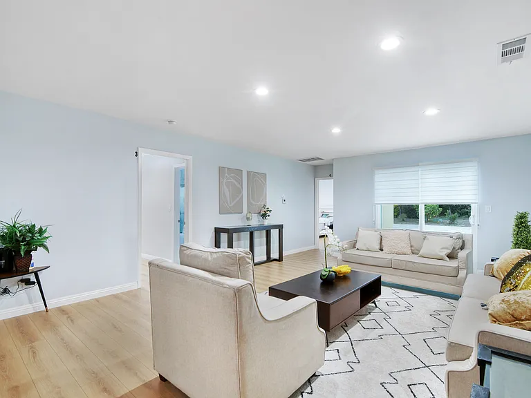 3815 Oakdale Ave — Photo 10
