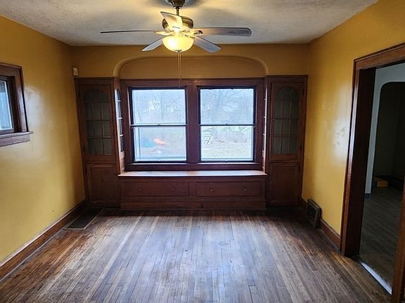 3rd image of 4183 W 22nd St
