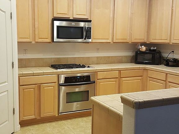 4th image of 5287 Noyack Way