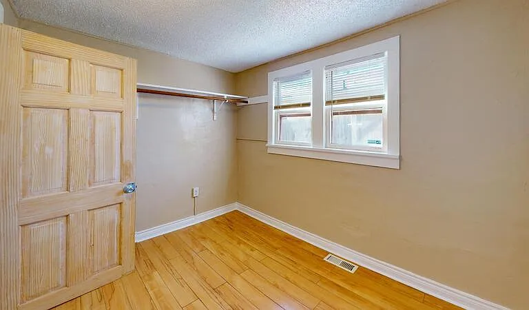 222 E Harrison St — Photo 8