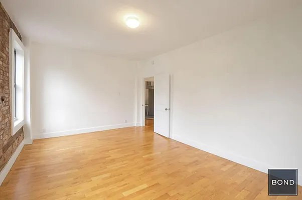 Rented by Bond New York | media 17