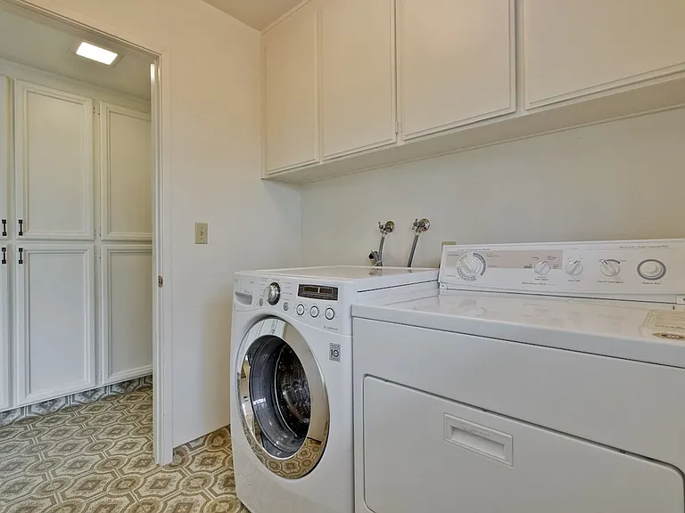 8224 Claret Ct — Photo 40