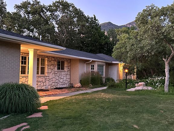 3rd image of 3811 E Ruth Dr