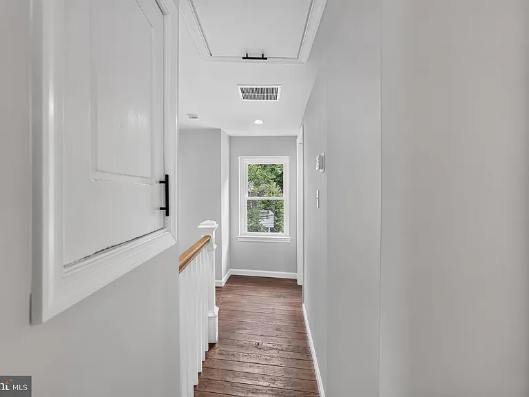4469 Silverwood St — Photo 14