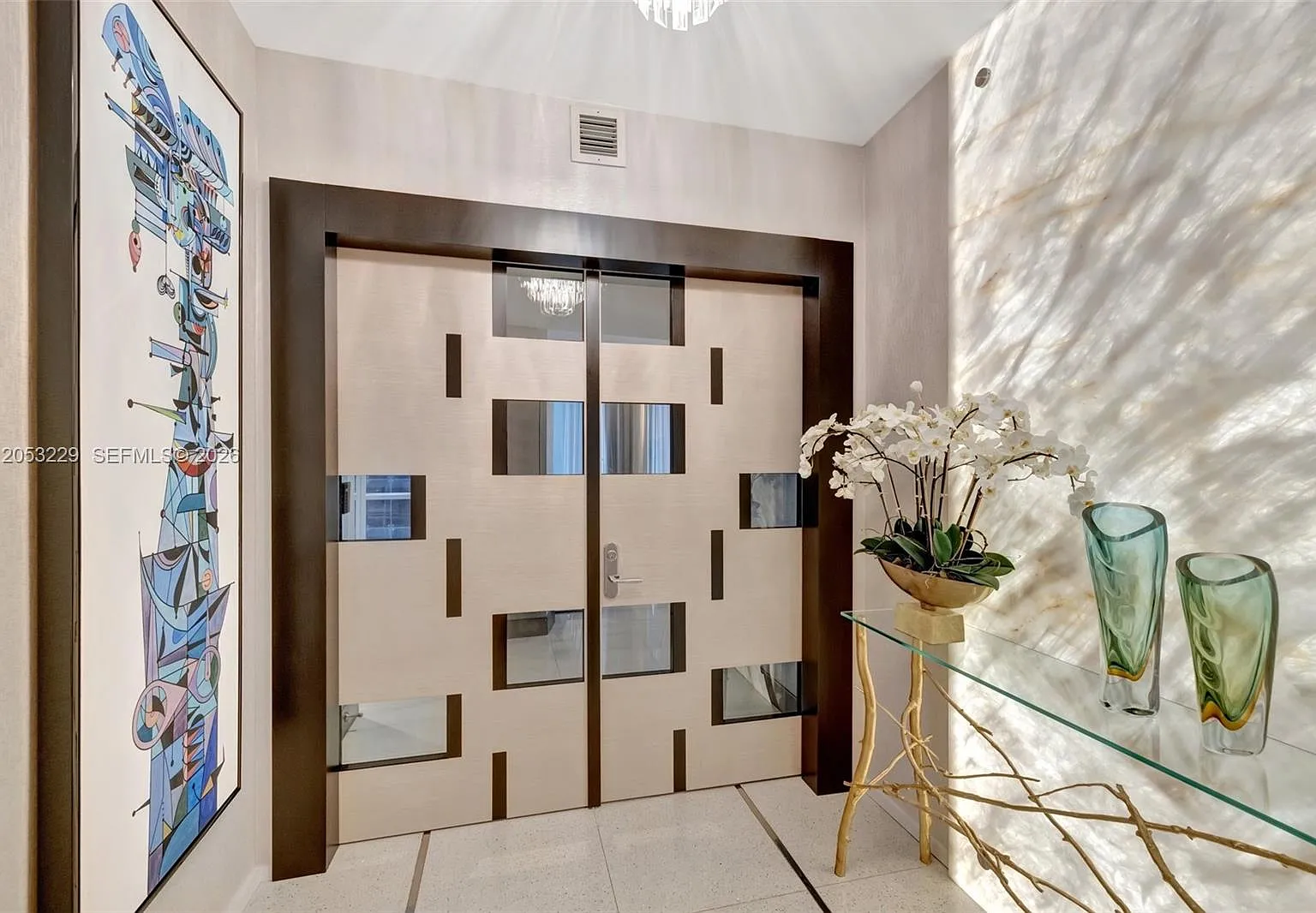 Jade Ocean Condo — Photo 4
