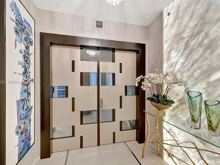 17121 Collins Ave #808 — Photo 4