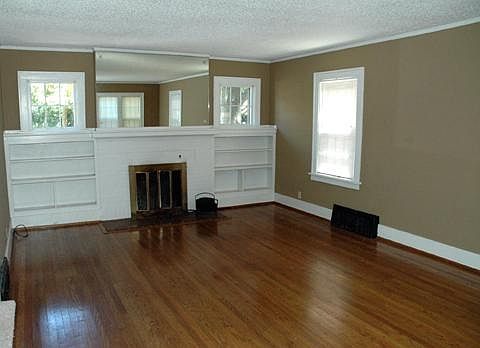 Living Rm with Gas Fireplace and Hardwood Floors