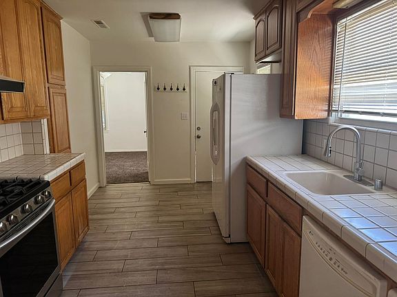 5th image of 2632 28th St