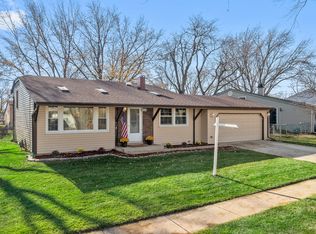 1101 Beechwood Rd, Buffalo Grove, IL 60089