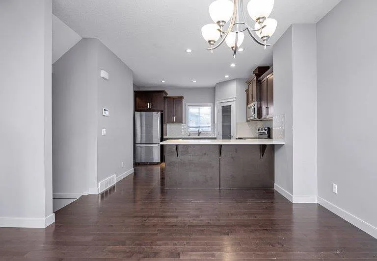 226 Redstone Dr NE — Photo 5