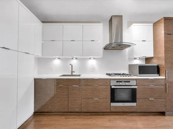 1777 W 7th Ave #216, Vancouver, BC V6J 0E5