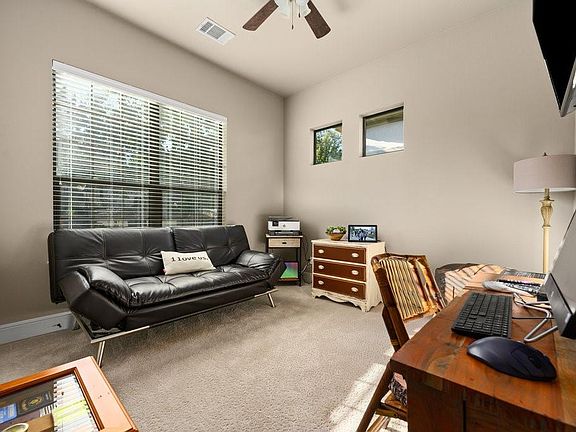 4th image of 36 Prestonwood Cir