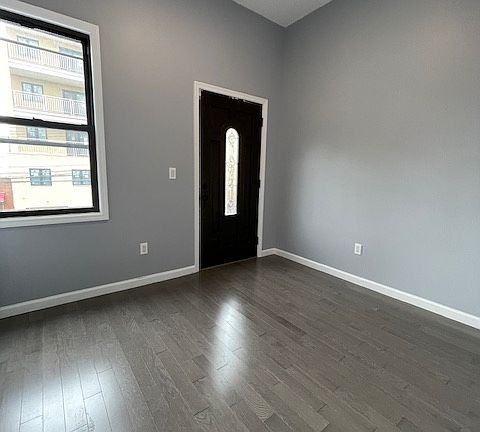 2nd image of 2836 W 19th St #3