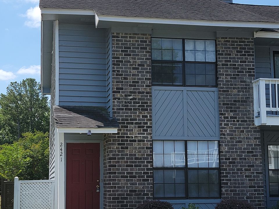 1st image of 2421 Woodstock Ave