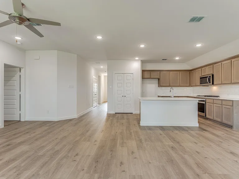 4908 Pebblewood Dr — Photo 9