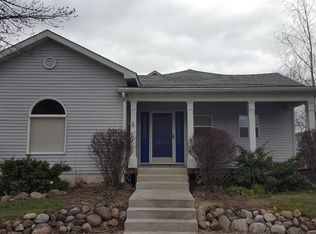 107 Lafayette St, Valparaiso, IN 46383