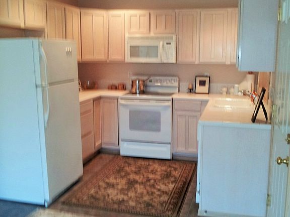 3rd image of 19732 50th Ave W APT 201