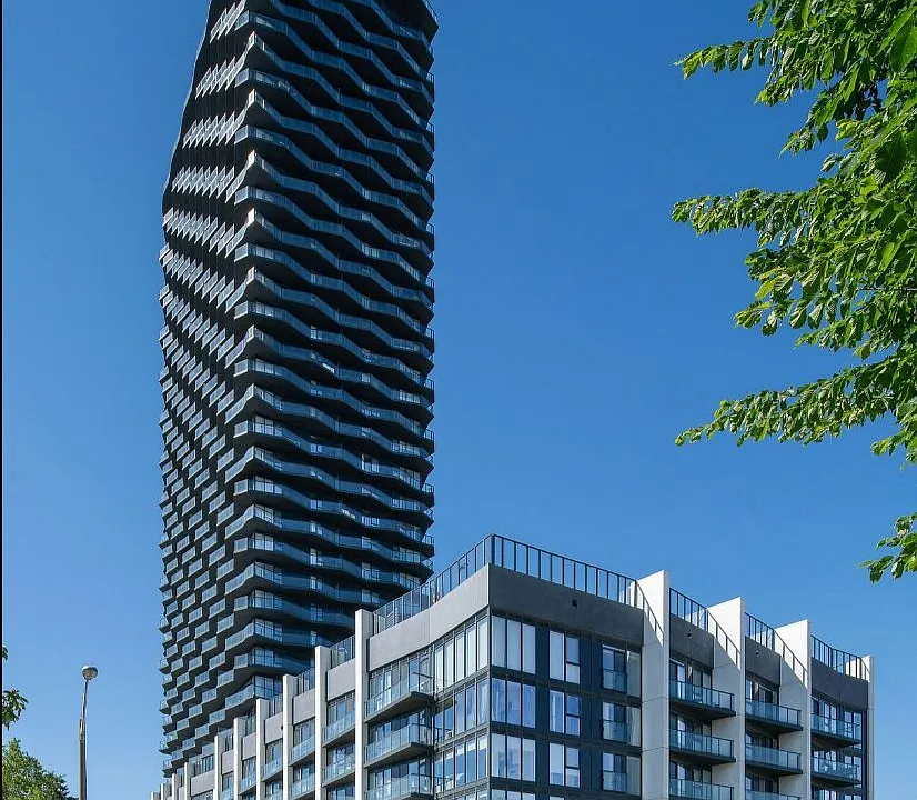 36 Zorra St #631