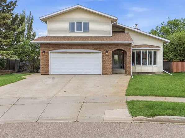 5613 E 37th St, Lloydminster, AB T9V 1Z2