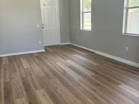 4th image of 18803 Litzau Ln