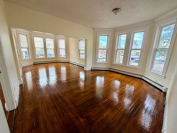 2nd image of 41 Pennsylvania Ave APT 1