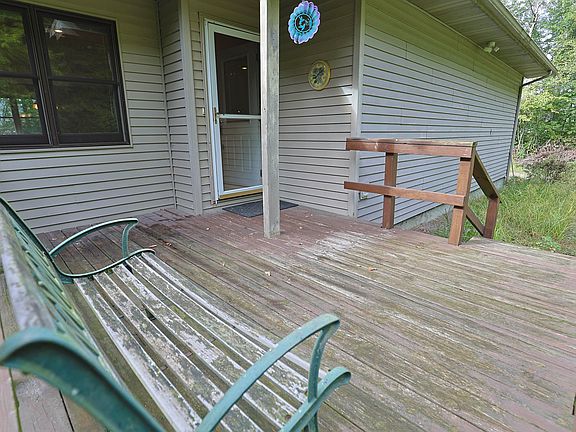 5th image of 1038 E Freeland Rd