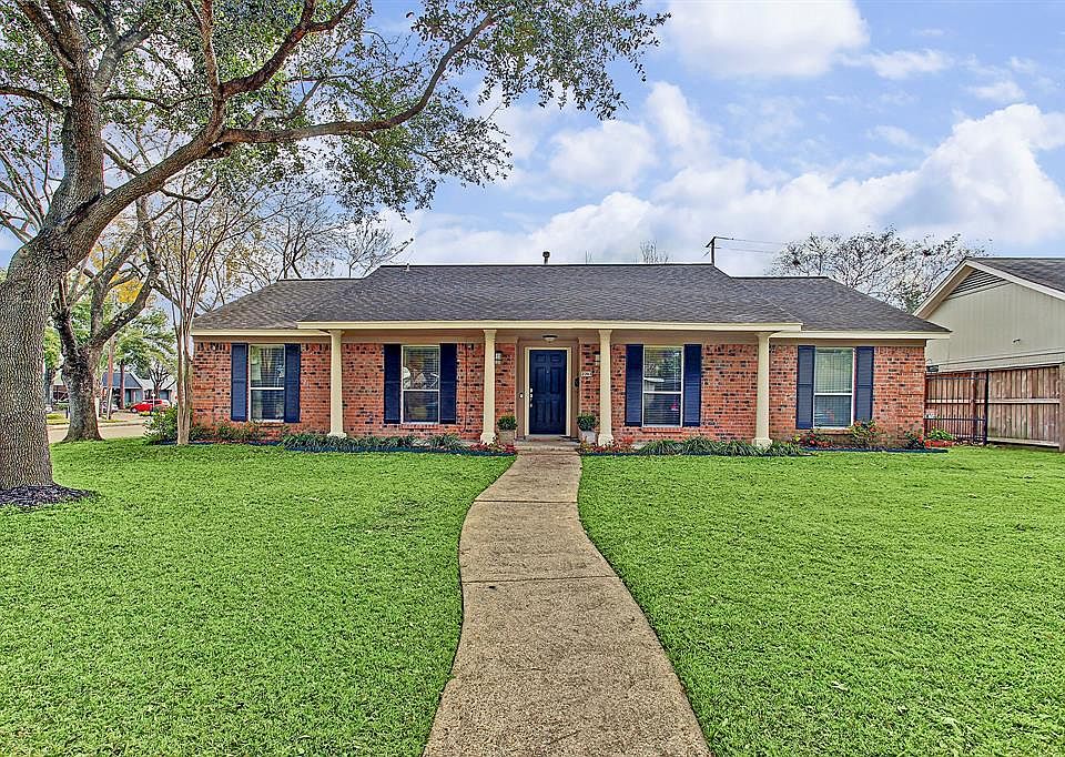 1st image of 2202 Willowby Dr