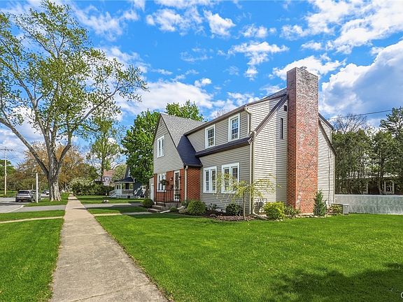 4th image of 309 W Oak St