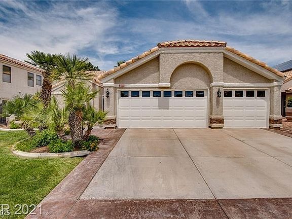 4th image of 2644 White Pine Dr