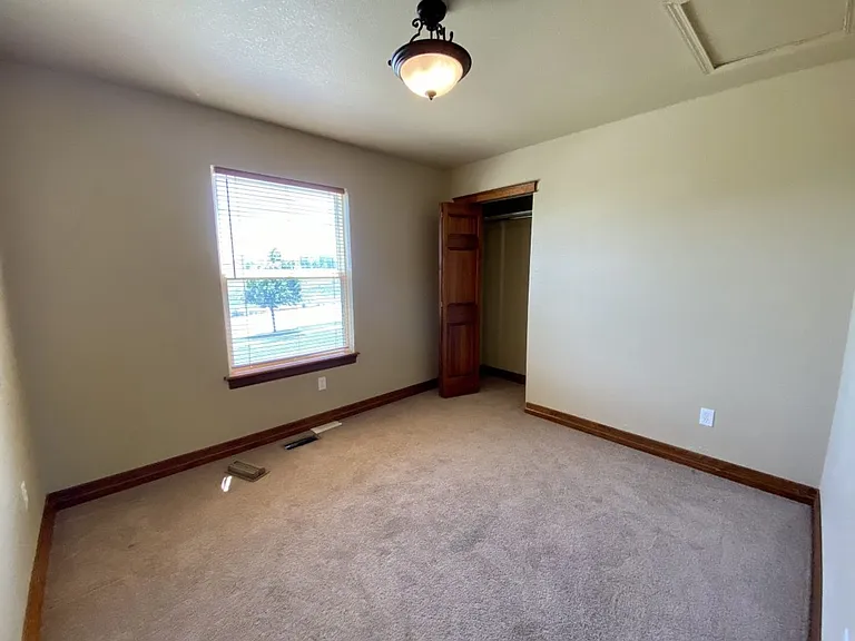 2209 Sunbury Ln — Photo 14