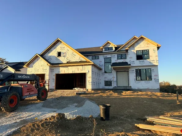 7208 Alvie Ct, Bettendorf, IA 52722