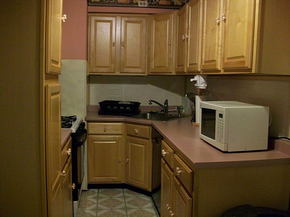 5th image of 516 E Ashdale St