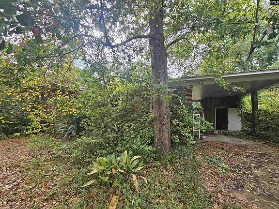 2nd image of 1921 Edgehill Rd