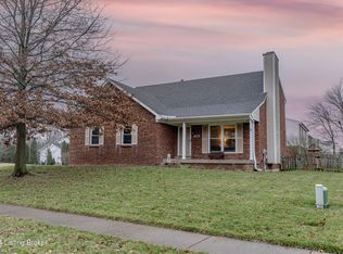 11801 Oak Bay Dr, Louisville, KY