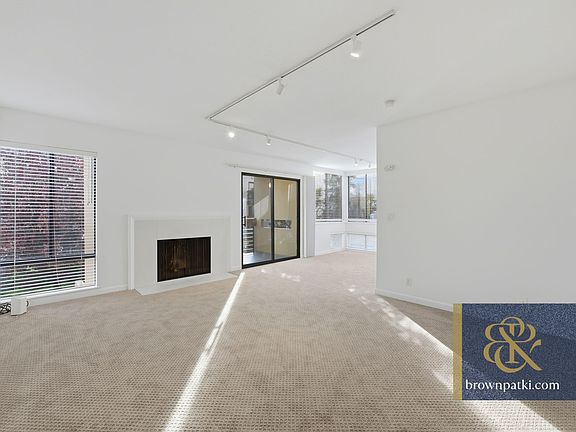 5th image of 916 Beach Park Blvd #67A