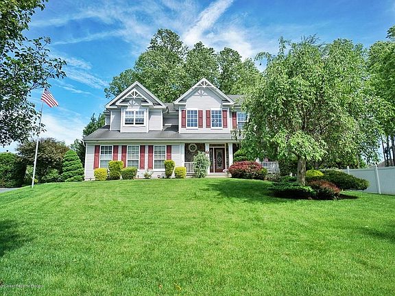 2nd image of 59 Piccadilly Dr