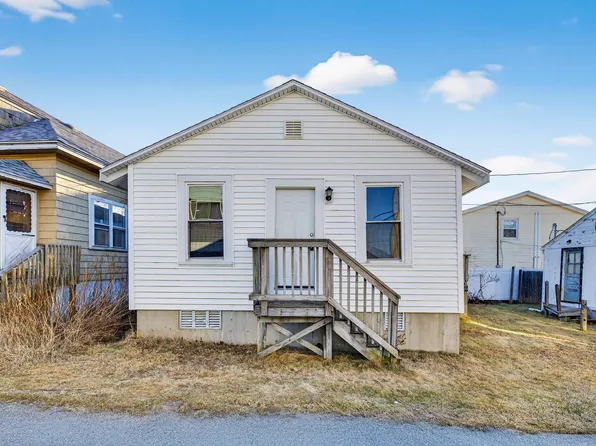 27 Kentville Terrace, Hampton, NH 03842