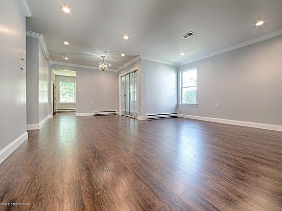 3rd image of 22 Harrogate Lane