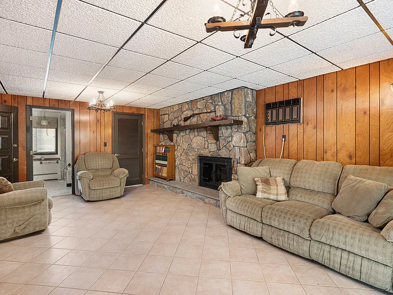77 Cherry Hill Rd — Photo 27