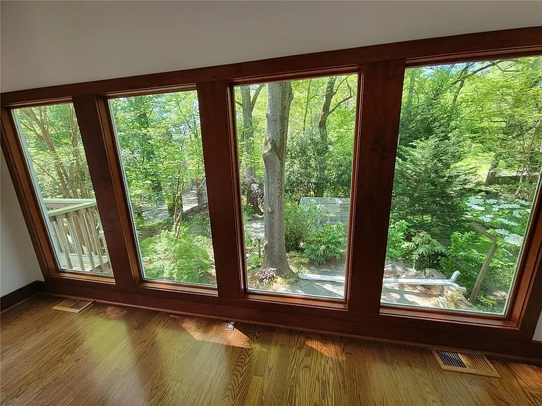404 Emory Dr NE — Photo 5