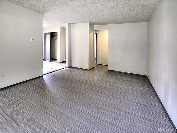 4th image of 5814 E Swan Creek Dr