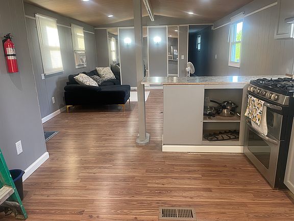 2nd image of 66 Lincoln Ave