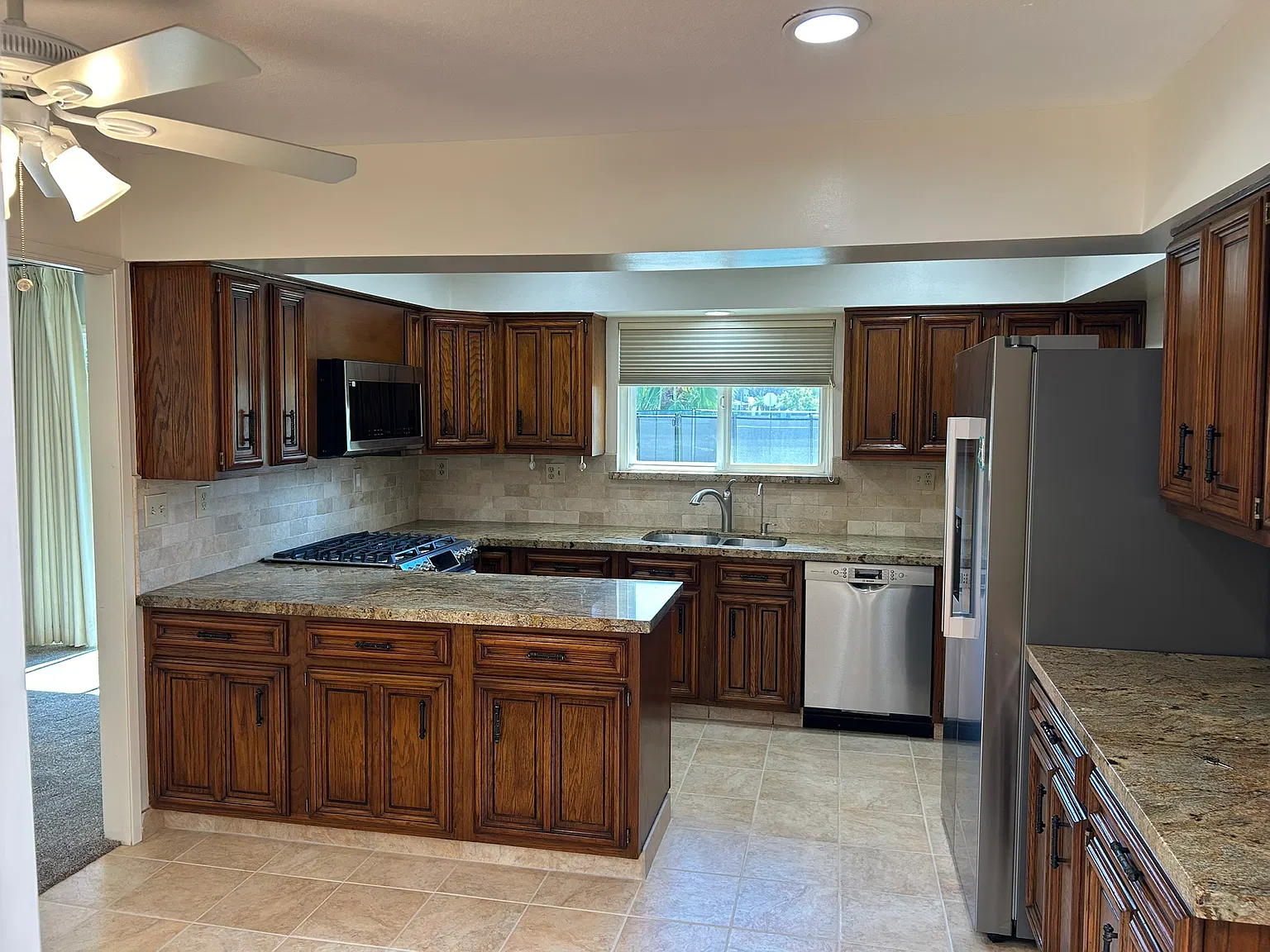 4 bed, 2278 sqft, $5,695 — Photo 1