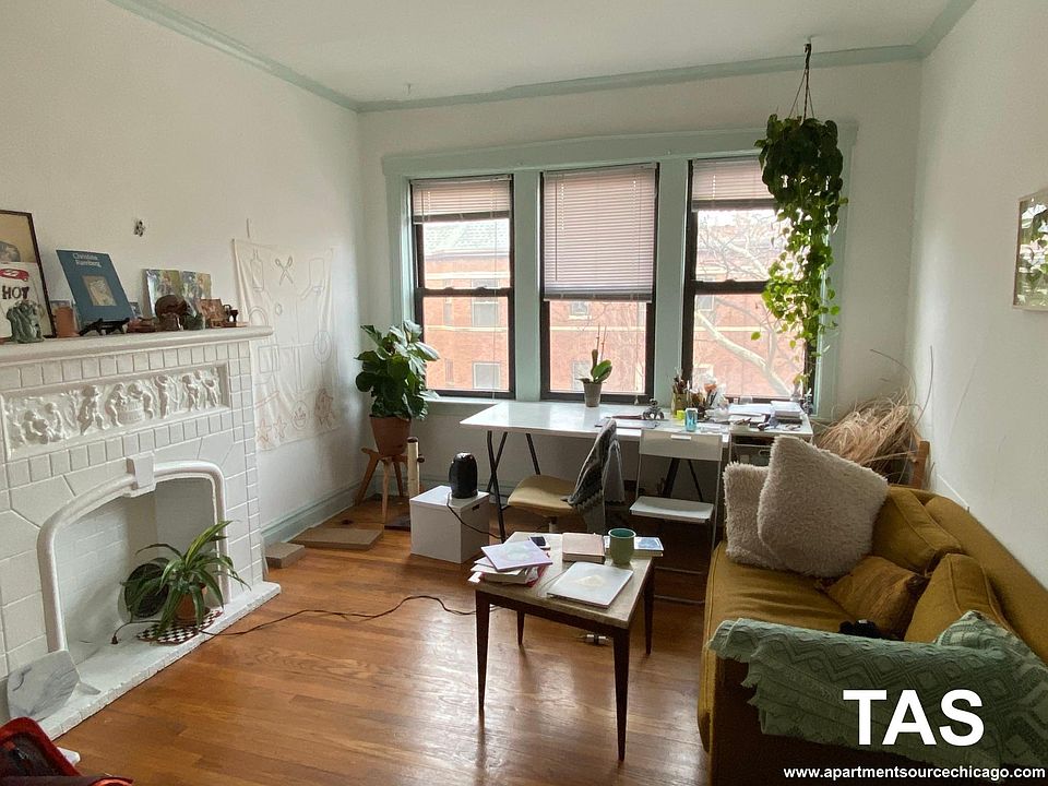 1st image of 2927 W McLean Ave APT 2