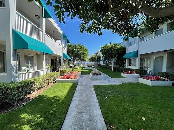 2nd image of 301-307 Avocado St #301-02