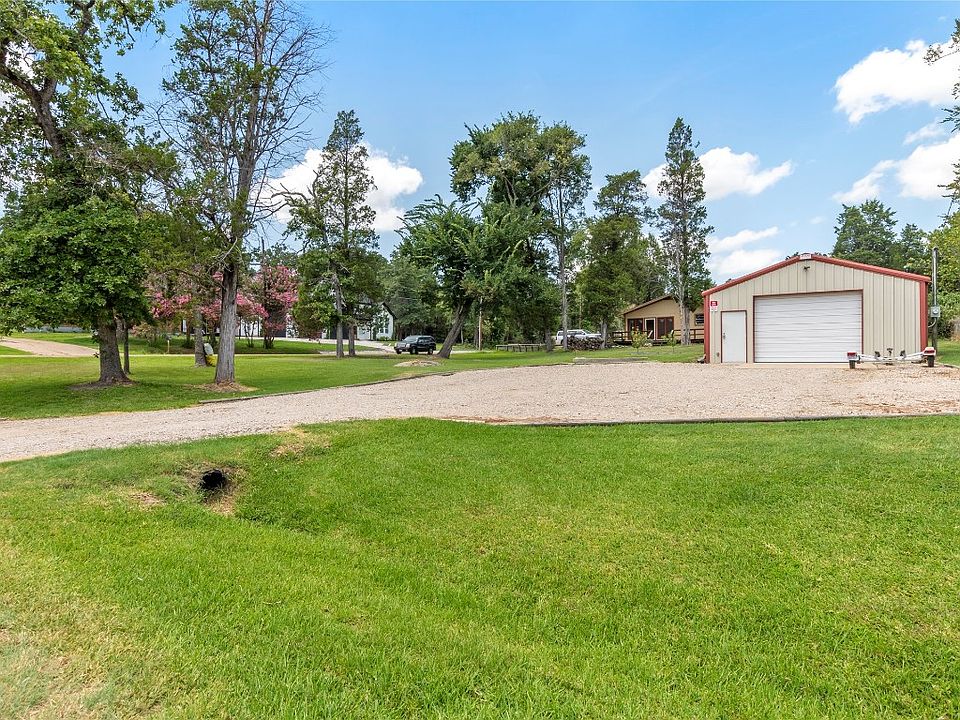 1st image of 220 Lake Front Dr